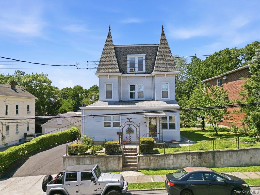 19 Ridgewood Avenue, Yonkers, NY 10704