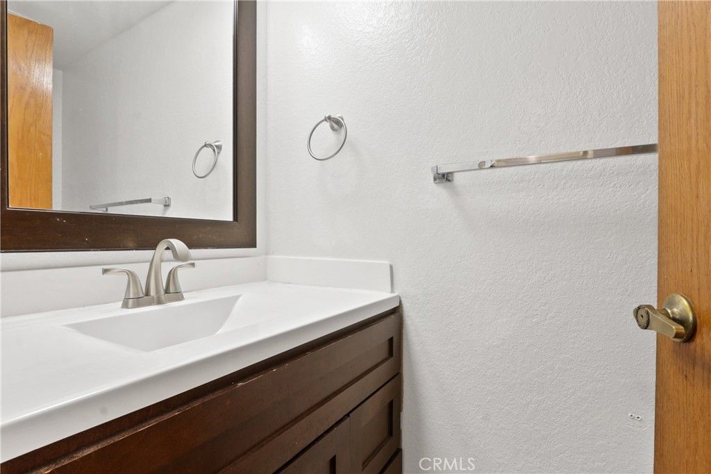 Image 12 of property listing at 2501 W Grand Avenue 1, Alhambra, CA 91801