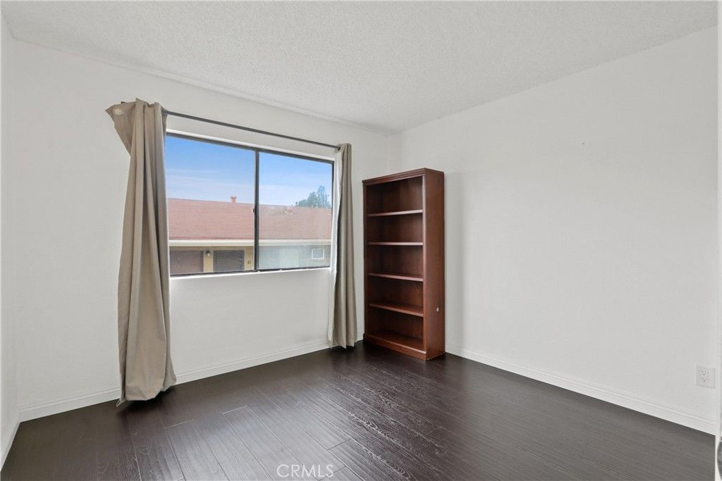Image 18 of property listing at 2501 W Grand Avenue 1, Alhambra, CA 91801