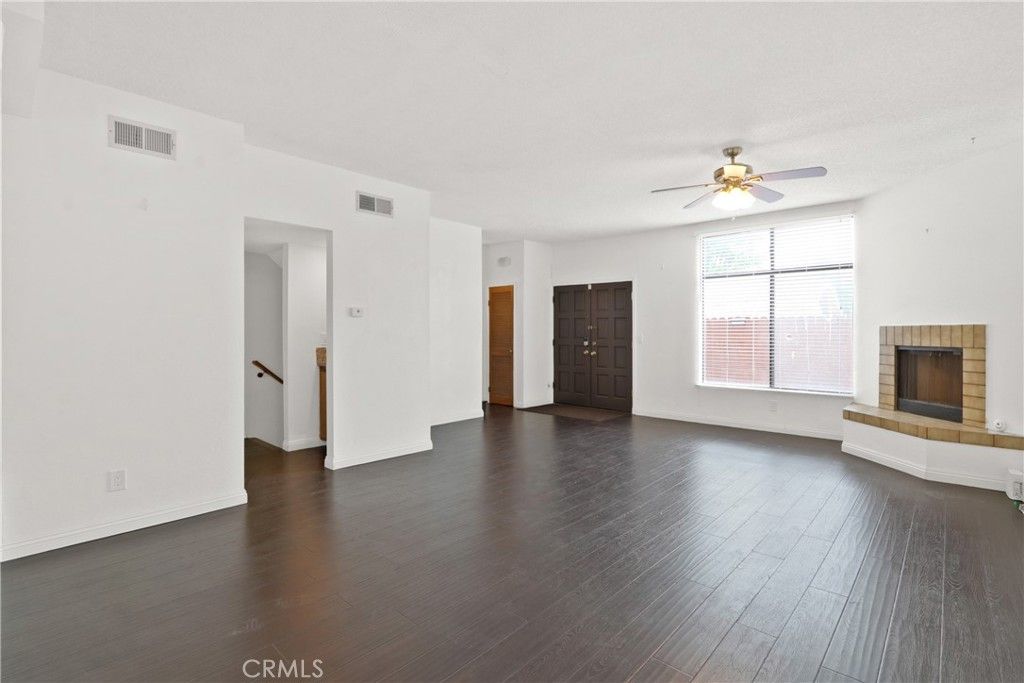 Image 7 of property listing at 2501 W Grand Avenue 1, Alhambra, CA 91801