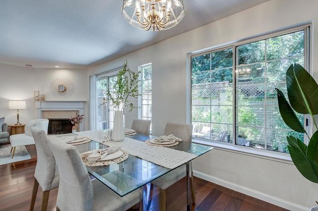 20667 Gardenside, Cupertino, CA 95014