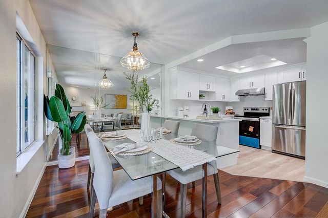 20667 Gardenside, Cupertino, CA 95014