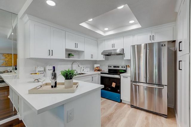 20667 Gardenside, Cupertino, CA 95014