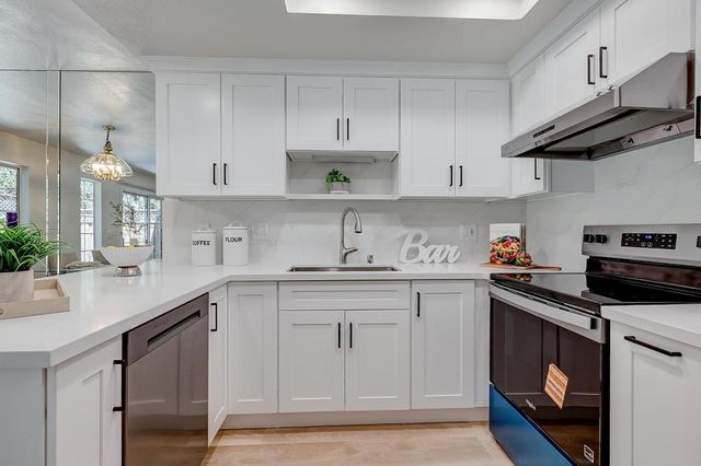 20667 Gardenside, Cupertino, CA 95014