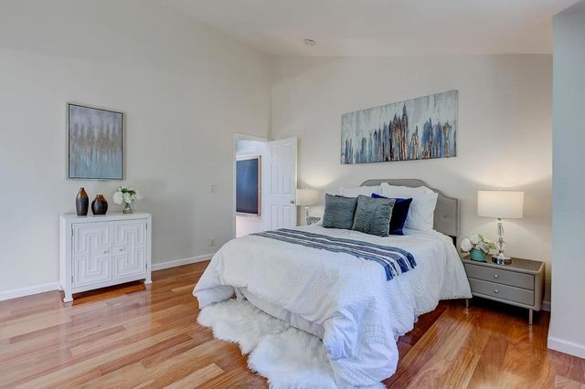 20667 Gardenside, Cupertino, CA 95014
