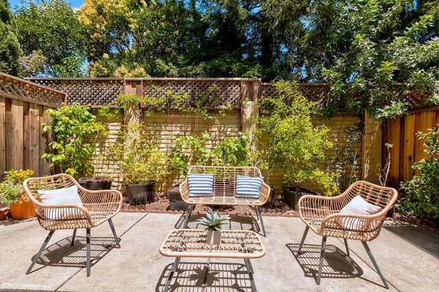 20667 Gardenside, Cupertino, CA 95014