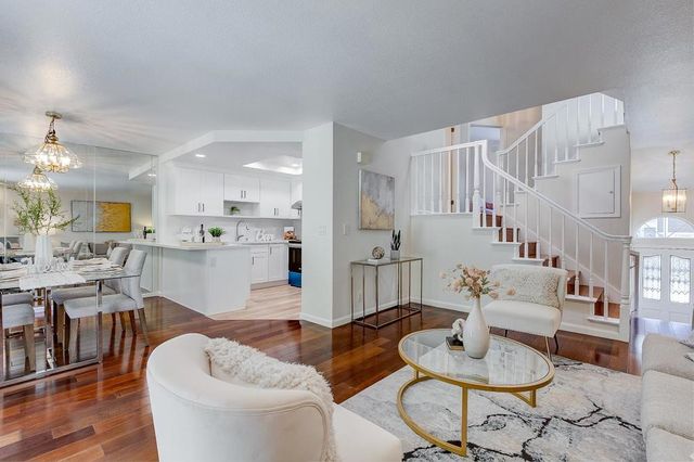 20667 Gardenside, Cupertino, CA 95014