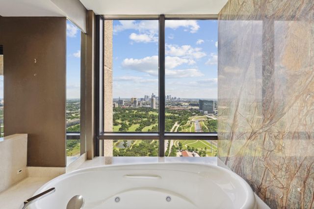 2001 Holcombe Boulevard PH4, Houston, TX 77030