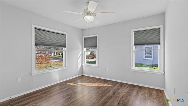 420 Wallace Street, Seguin, TX 78155