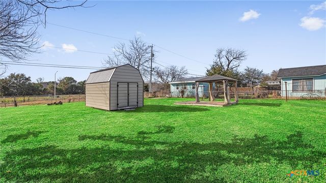 420 Wallace Street, Seguin, TX 78155