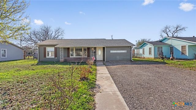 420 Wallace Street, Seguin, TX 78155