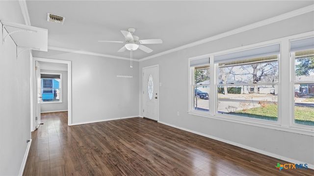 420 Wallace Street, Seguin, TX 78155