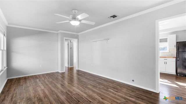 420 Wallace Street, Seguin, TX 78155