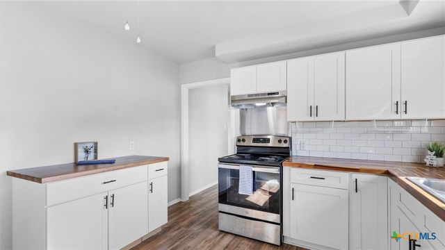 420 Wallace Street, Seguin, TX 78155