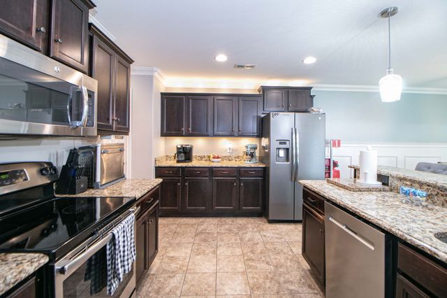 1088 Jon Dr, Clarksville, TN 37043