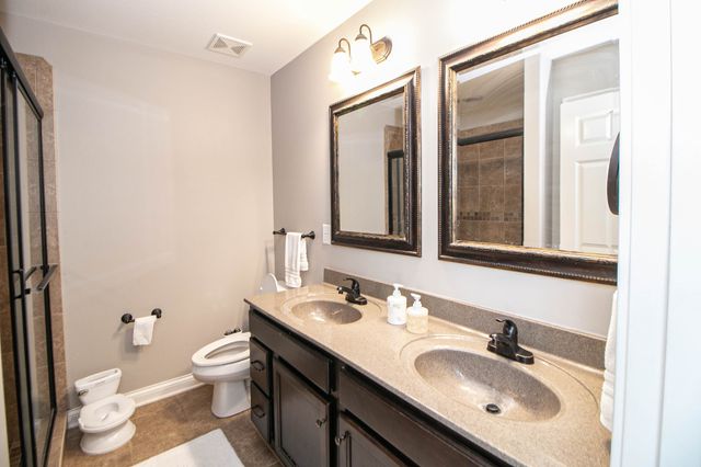 1088 Jon Dr, Clarksville, TN 37043