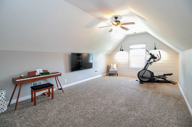 1088 Jon Dr, Clarksville, TN 37043