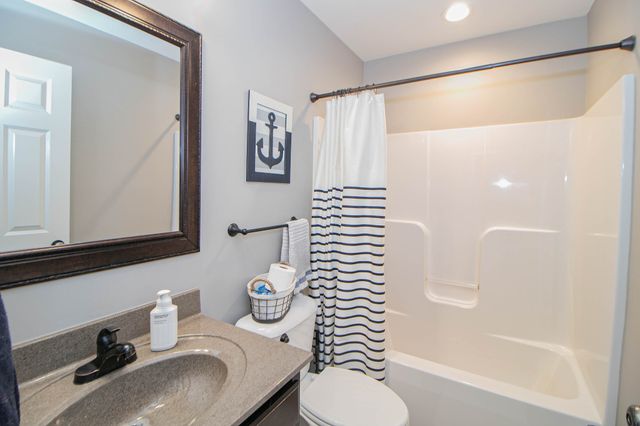 1088 Jon Dr, Clarksville, TN 37043