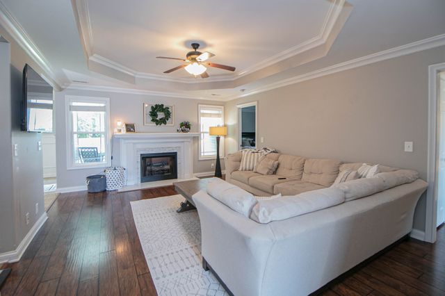 1088 Jon Dr, Clarksville, TN 37043