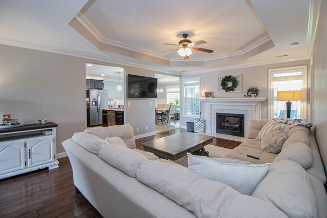 1088 Jon Dr, Clarksville, TN 37043