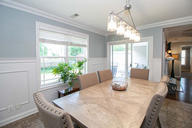 1088 Jon Dr, Clarksville, TN 37043
