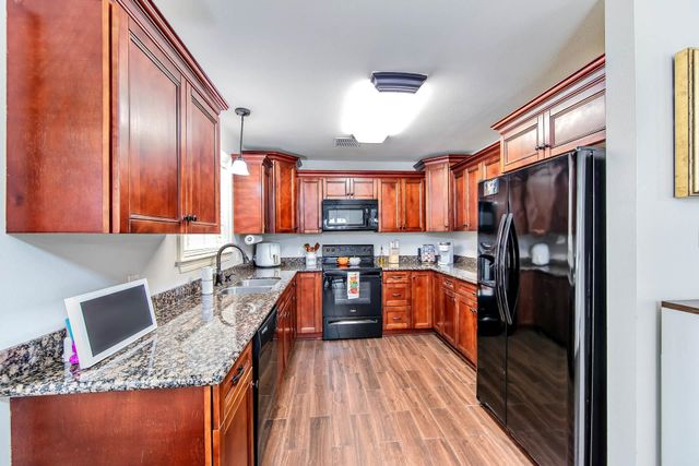 2504 Pineridge Street, Thibodaux, LA 70301