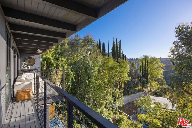 7900 Willow Glen Road, Los Angeles, CA 90046