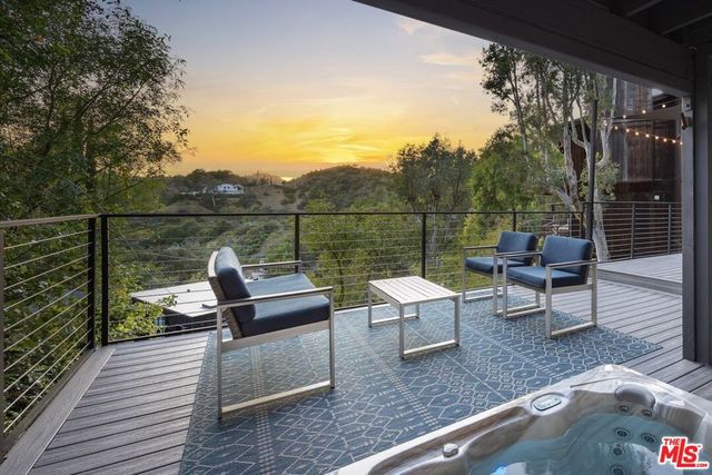 7900 Willow Glen Road, Los Angeles, CA 90046