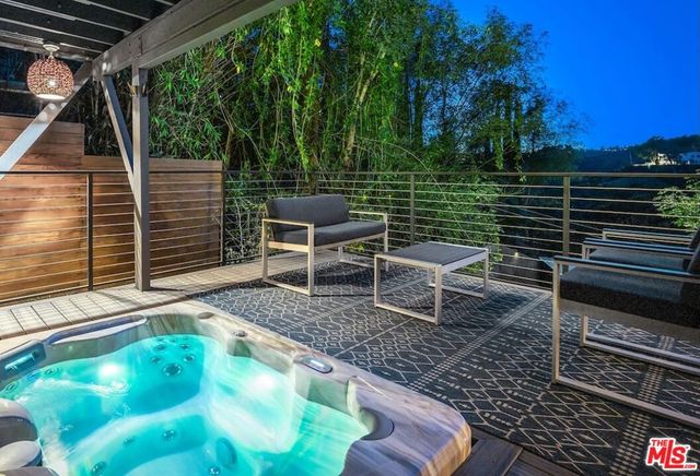 7900 Willow Glen Road, Los Angeles, CA 90046