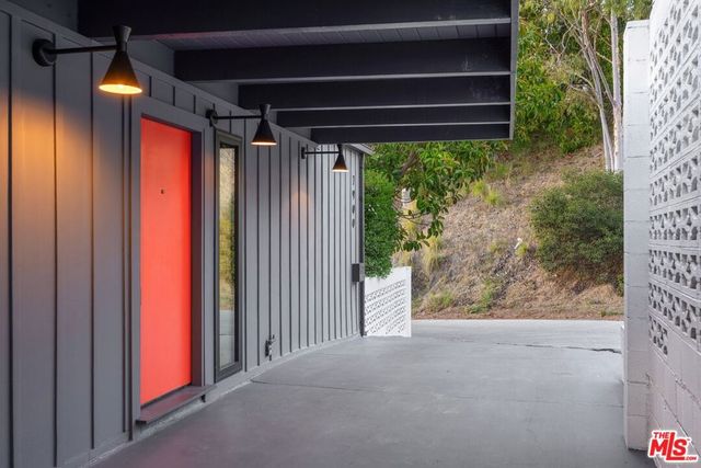 7900 Willow Glen Road, Los Angeles, CA 90046