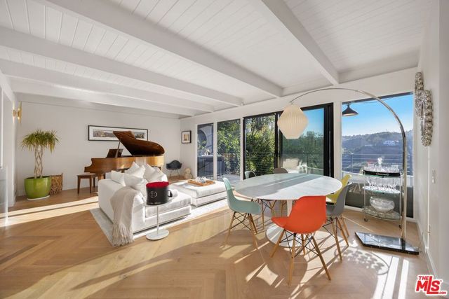 7900 Willow Glen Road, Los Angeles, CA 90046