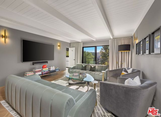7900 Willow Glen Road, Los Angeles, CA 90046
