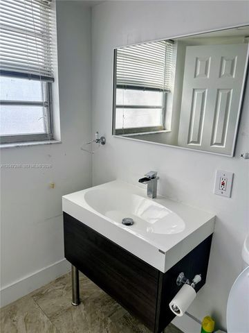 137 Golden Isles Dr 1212, Hallandale Beach, FL 33009