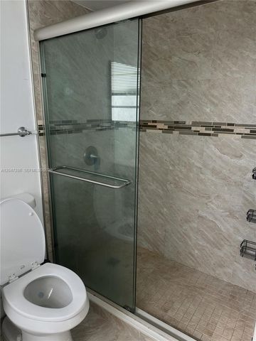 137 Golden Isles Dr 1212, Hallandale Beach, FL 33009