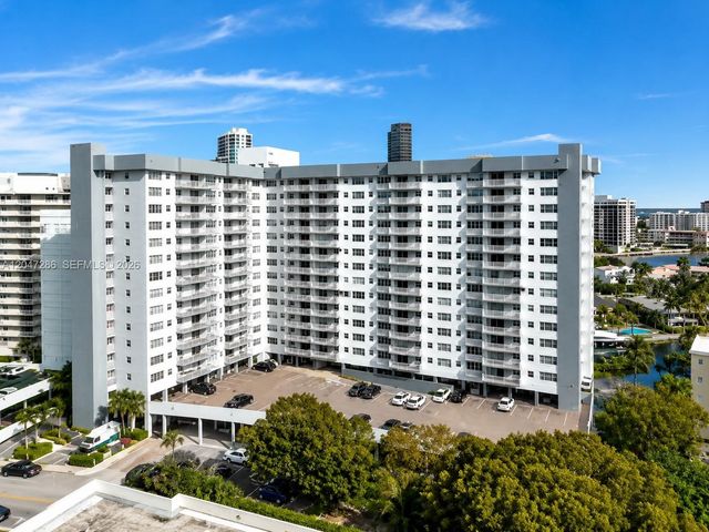 137 Golden Isles Dr 1212, Hallandale Beach, FL 33009