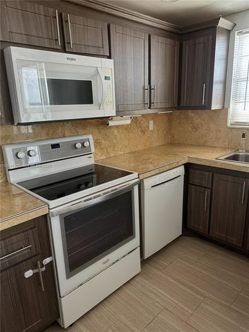 137 Golden Isles Dr 1212, Hallandale Beach, FL 33009