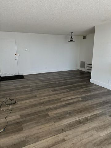 137 Golden Isles Dr 1212, Hallandale Beach, FL 33009
