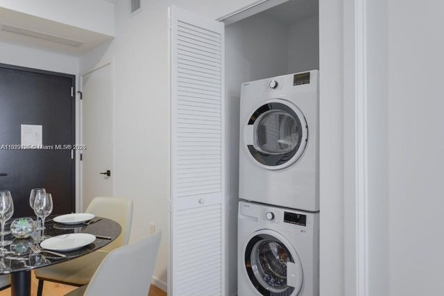 398 NE 5th St 4210, Miami, FL 33132