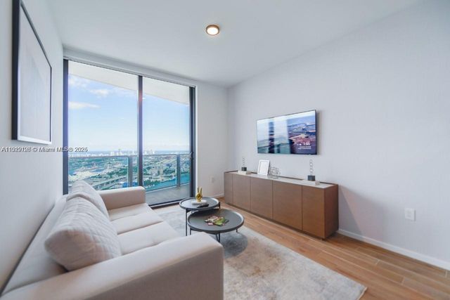 398 NE 5th St 4210, Miami, FL 33132