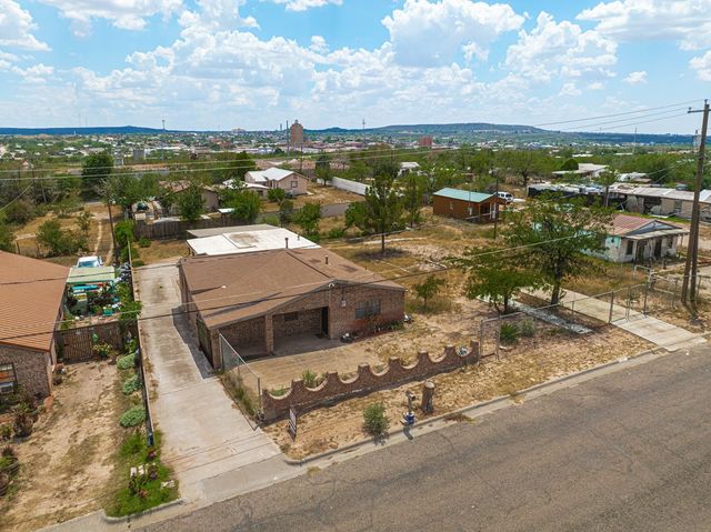 608 NE 9th St, Big Spring, TX 79720