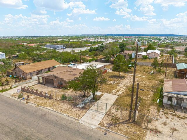 608 NE 9th St, Big Spring, TX 79720