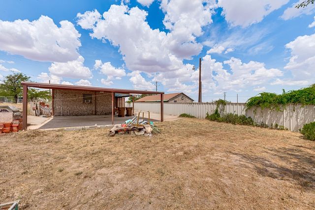 608 NE 9th St, Big Spring, TX 79720