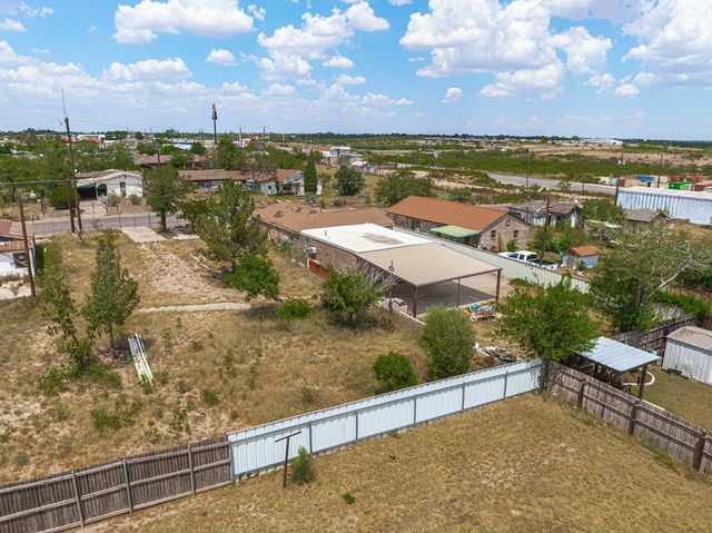 608 NE 9th St, Big Spring, TX 79720