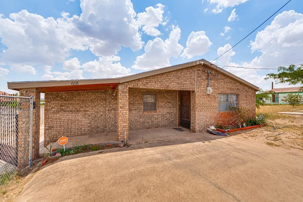608 NE 9th St, Big Spring, TX 79720