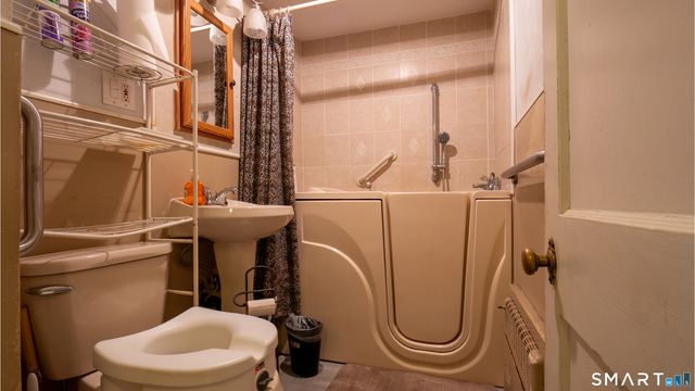 40 Packard Street, Manchester, CT 06040