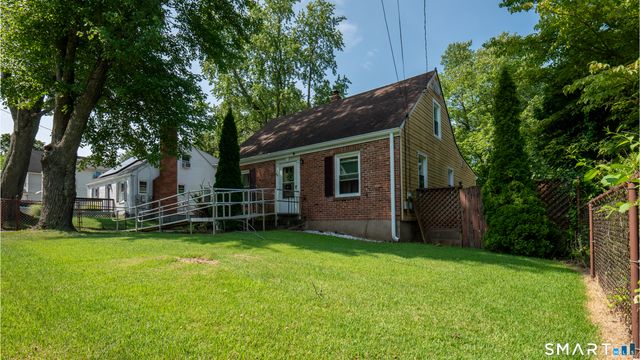 40 Packard Street, Manchester, CT 06040