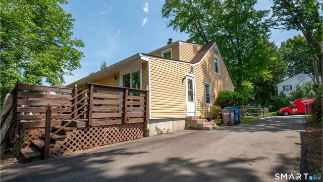 40 Packard Street, Manchester, CT 06040