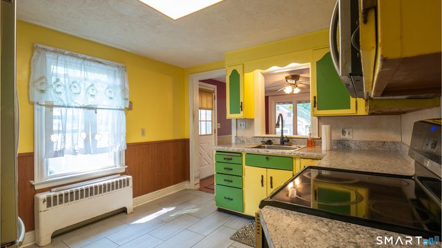 40 Packard Street, Manchester, CT 06040