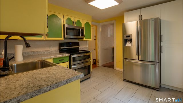 40 Packard Street, Manchester, CT 06040