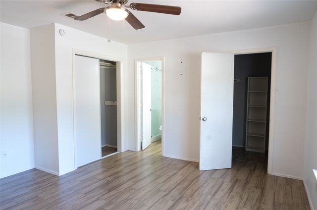 2904 S Fielder Road, Arlington, TX 76015